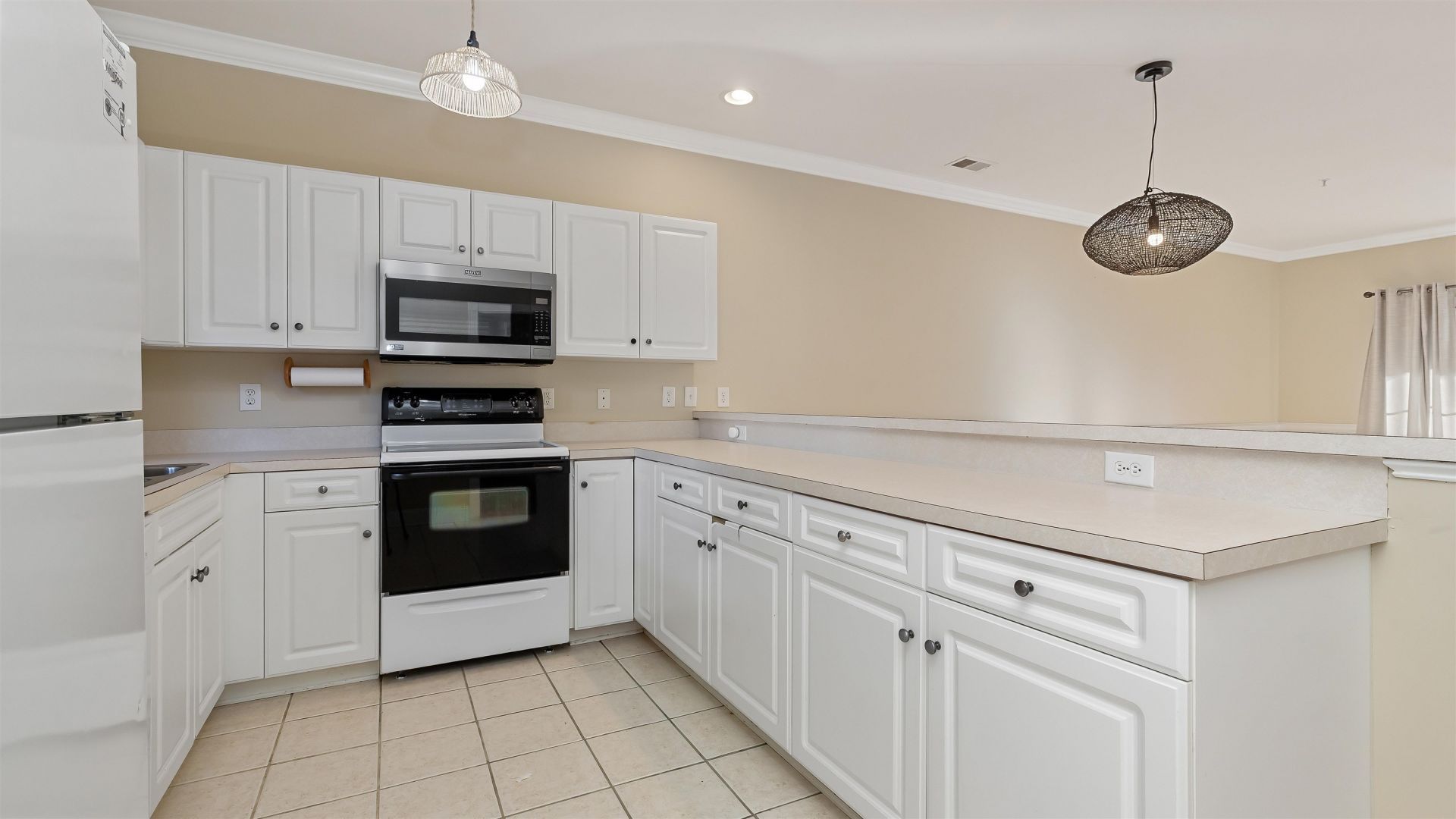 4880 Dahlia Ct. Photo 4