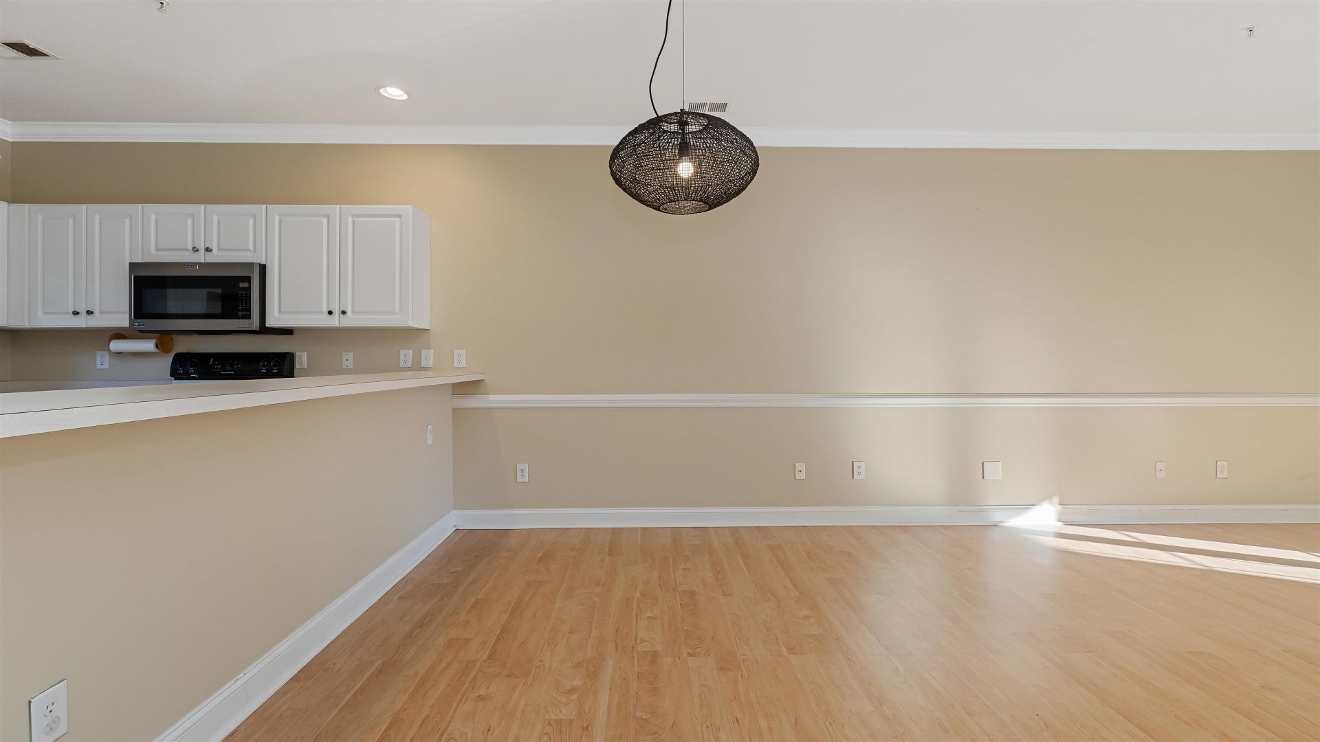 4880 Dahlia Ct. Photo 7