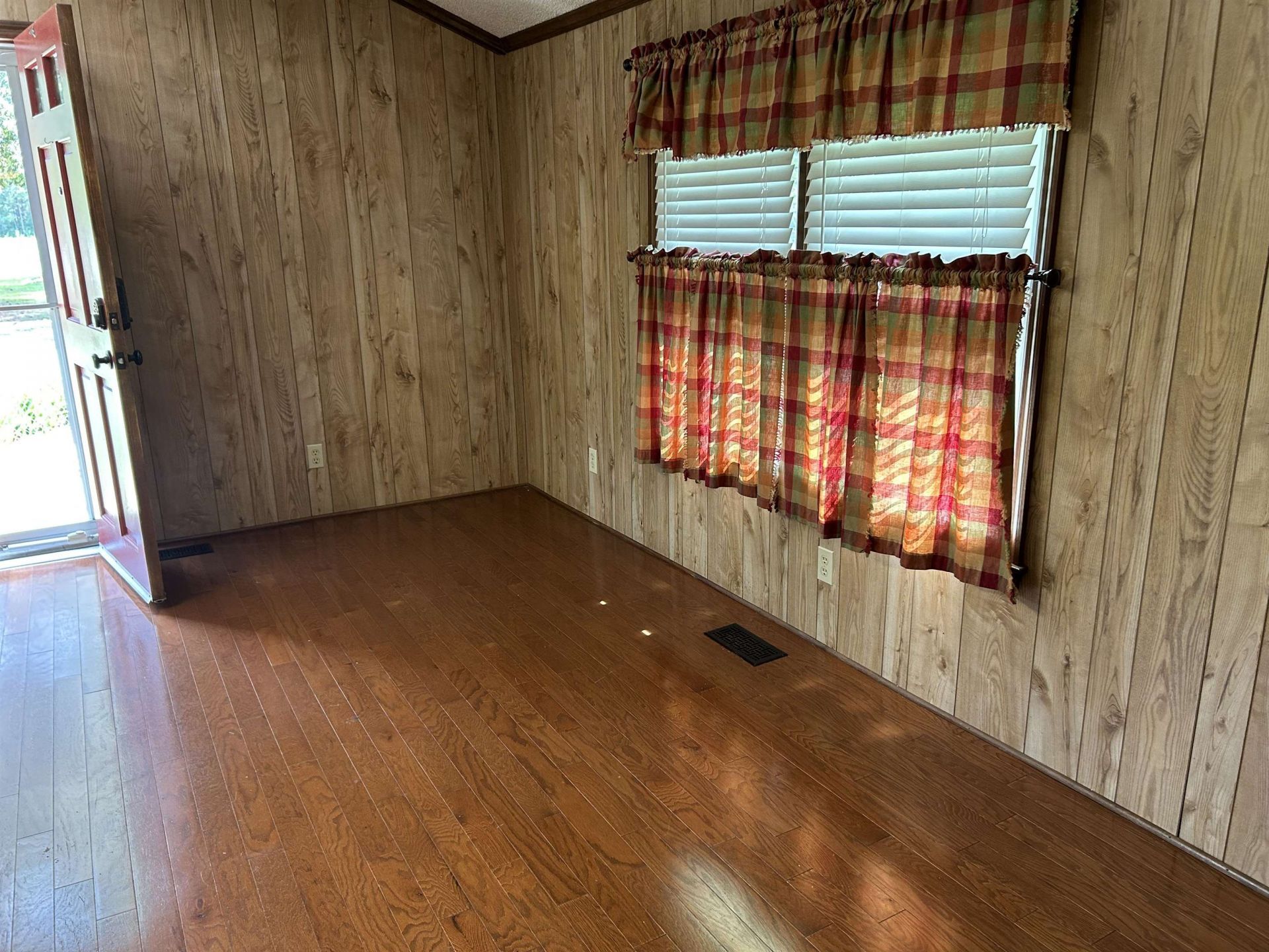 3684 Creek Rd.  Photo 15