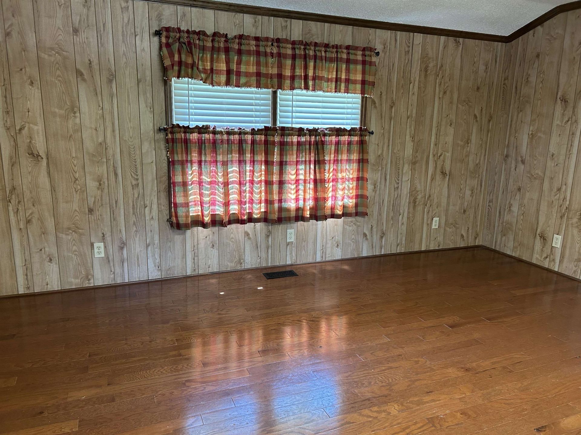 3684 Creek Rd.  Photo 16