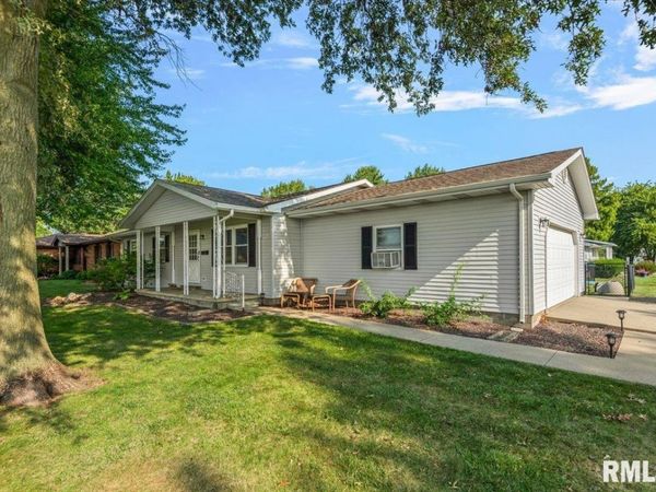 703 E HOLDEN Street, Virden, IL 62690