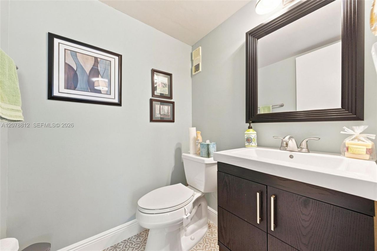 3940 Inverrary Blvd, Unit 601-A, Lauderhill, FL 33319 Photo