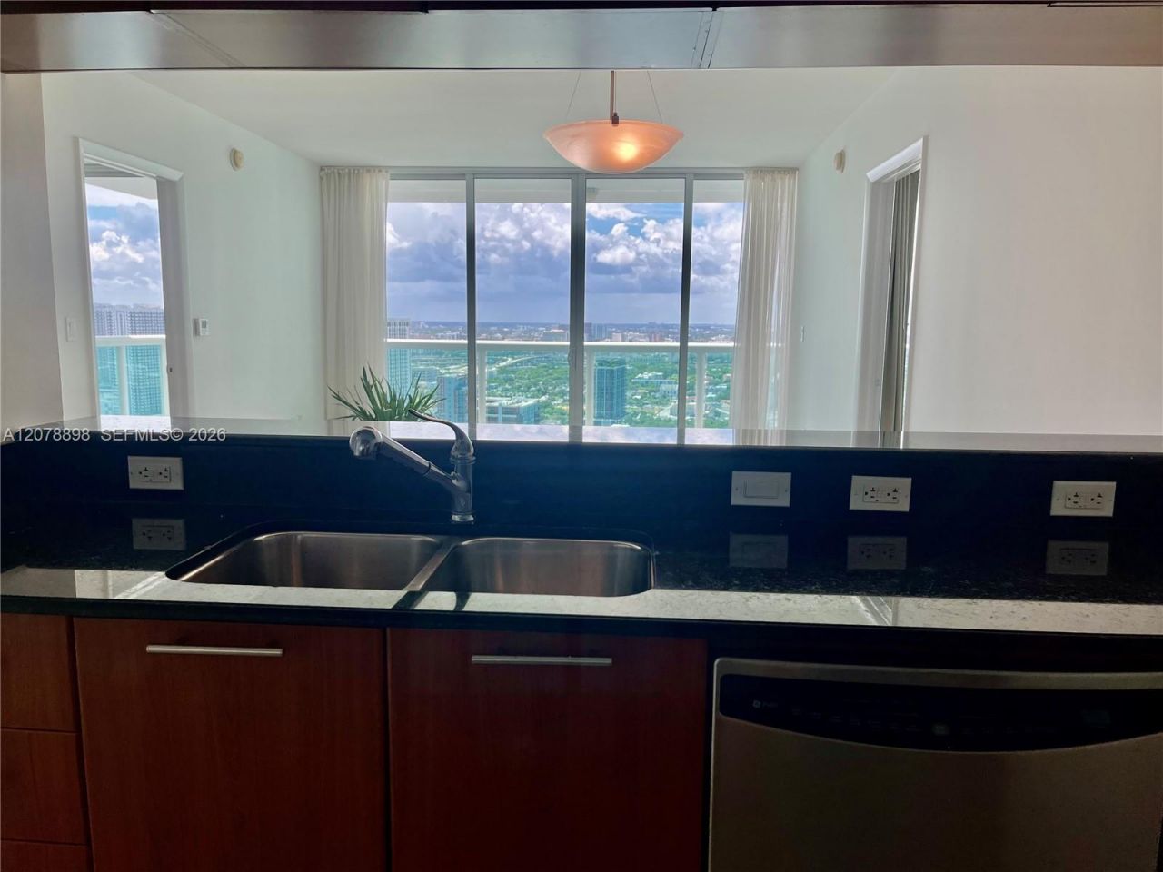 1800 N Bayshore Dr , Unit 3710, Miami, FL 33132 Photo