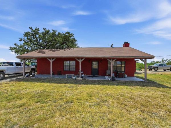 1155 JONES RD, Kingsbury, TX 78638