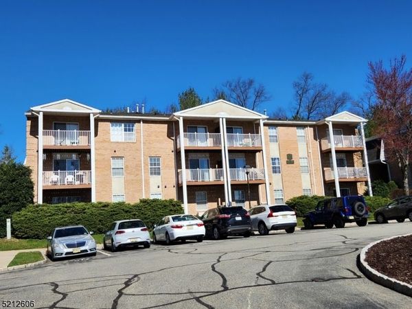 148 Vista Dr, Hanover, NJ 07927