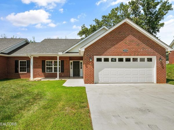 1058 Patriots Landing, Dandridge, TN 37725