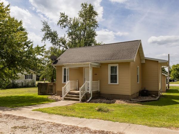 406 N Birch Street , Wenona, IL 61377