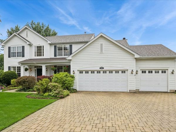 260 Summerdale Lane , Algonquin, IL 60102