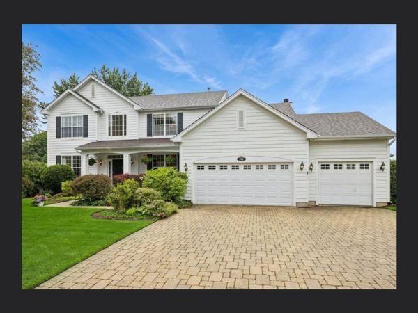 260 Summerdale Lane, Algonquin, IL 60102