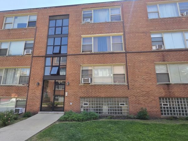 2239 W FARWELL Avenue , Unit 2A, Chicago, IL 60645