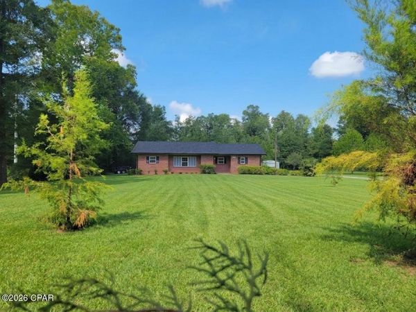 2733 Poplar Springs Road , Marianna, FL 32446