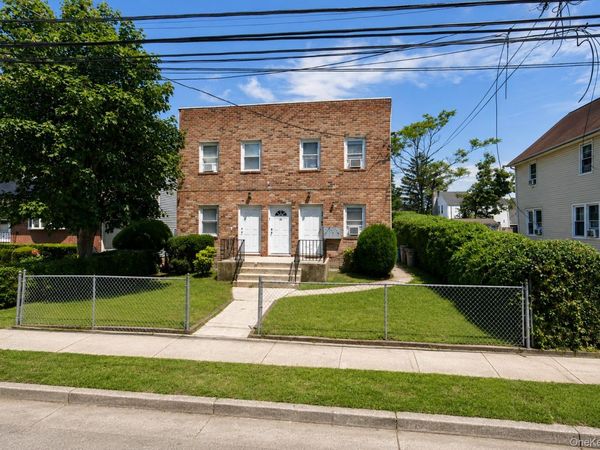 22 Virginia Avenue , Hempstead, NY 11550