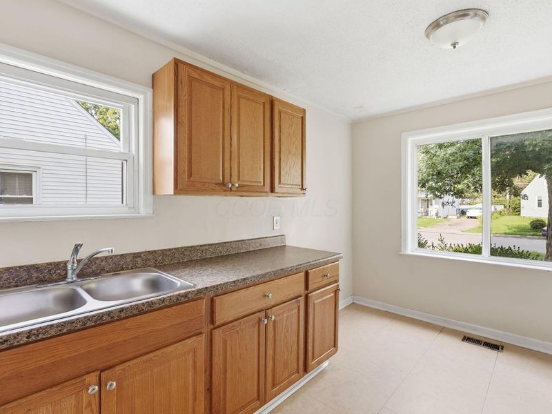 2431 Lexington Avenue , Columbus, OH 43211 Photo 21