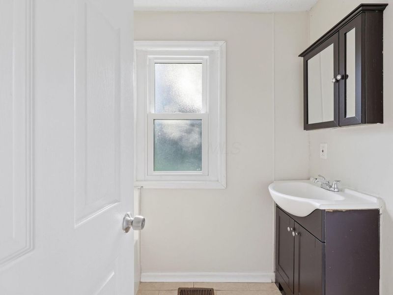 2431 Lexington Avenue , Columbus, OH 43211 Photo 29