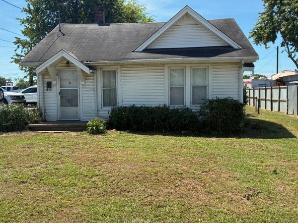110 E 16th St , Columbia, TN 38401