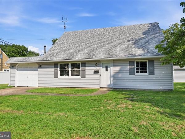 2 TIMOTHY LANE, LEVITTOWN, PA 19054
