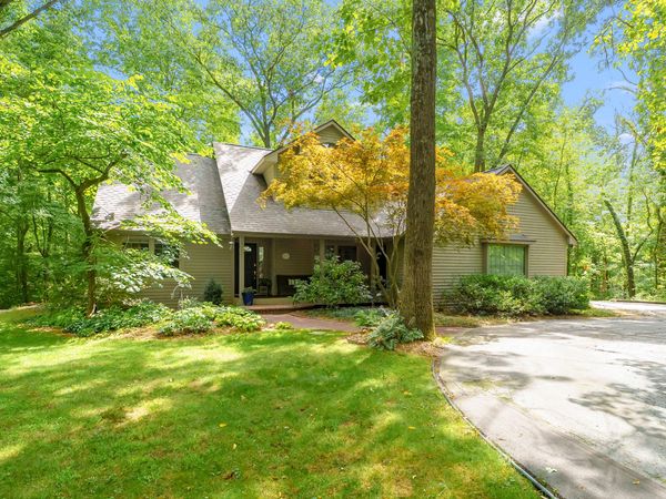 8575 S 2nd Street, Mattawan, MI 49071