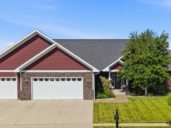 2815 Water View Drive, Aberdeen, SD 57401