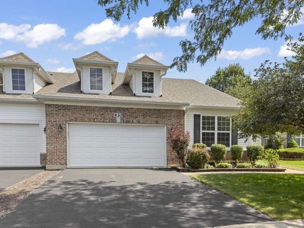 430 Woodhill Drive , Carol Stream, IL 60188