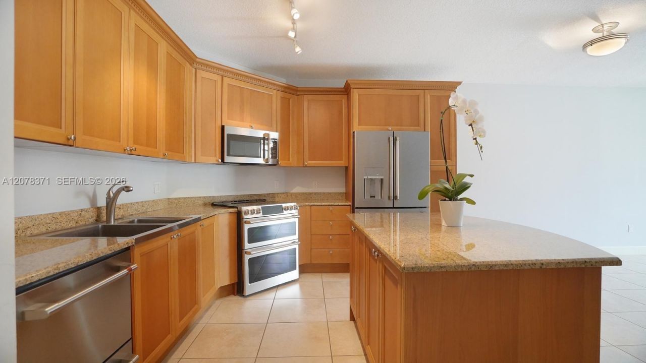 55 Merrick Way, Unit 729, Coral Gables, FL 33134 Photo