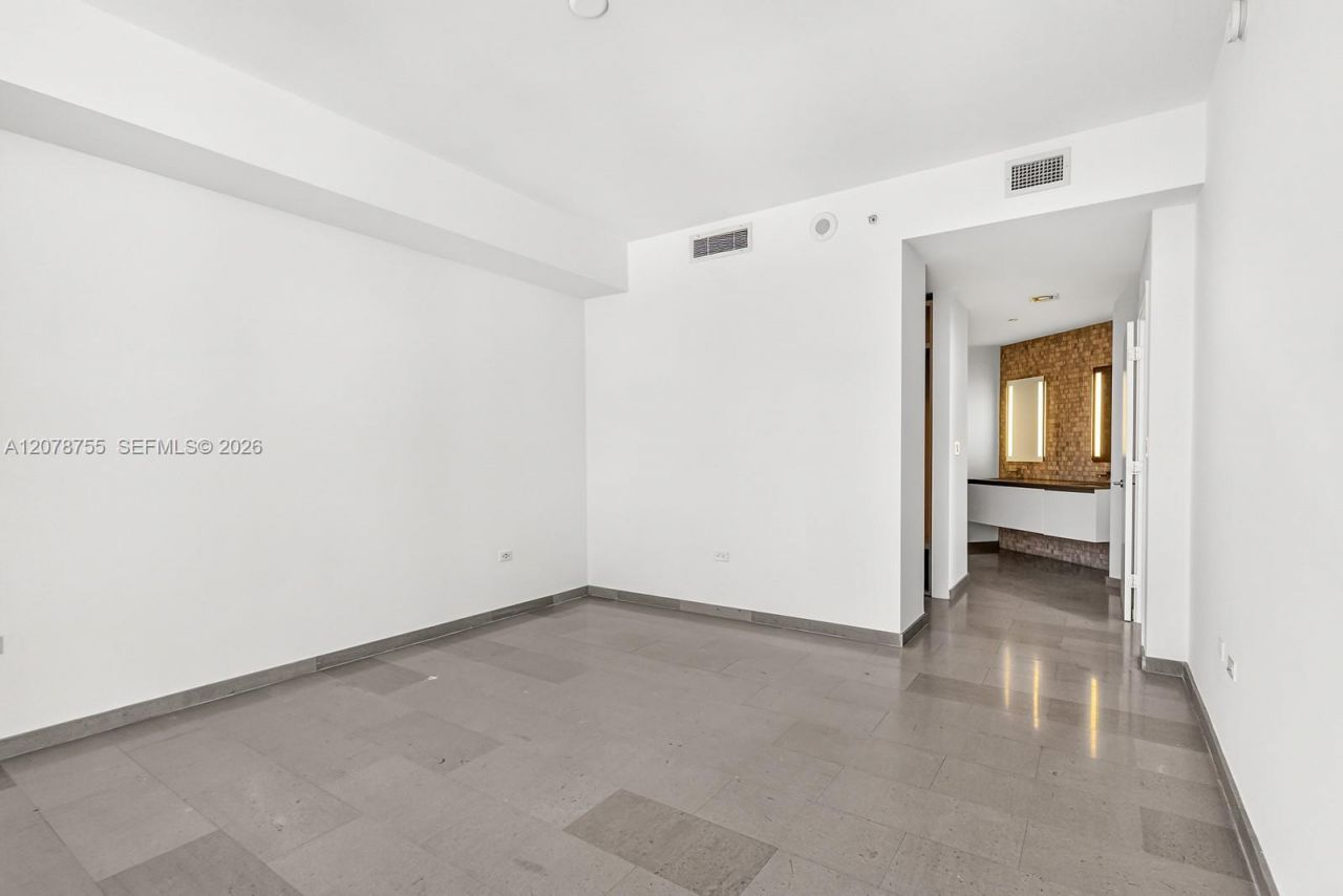 88 SW 7th St , Unit 1511, Miami, FL 33130 Photo