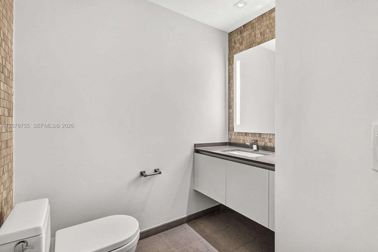 88 SW 7th St , Unit 1511, Miami, FL 33130 Photo