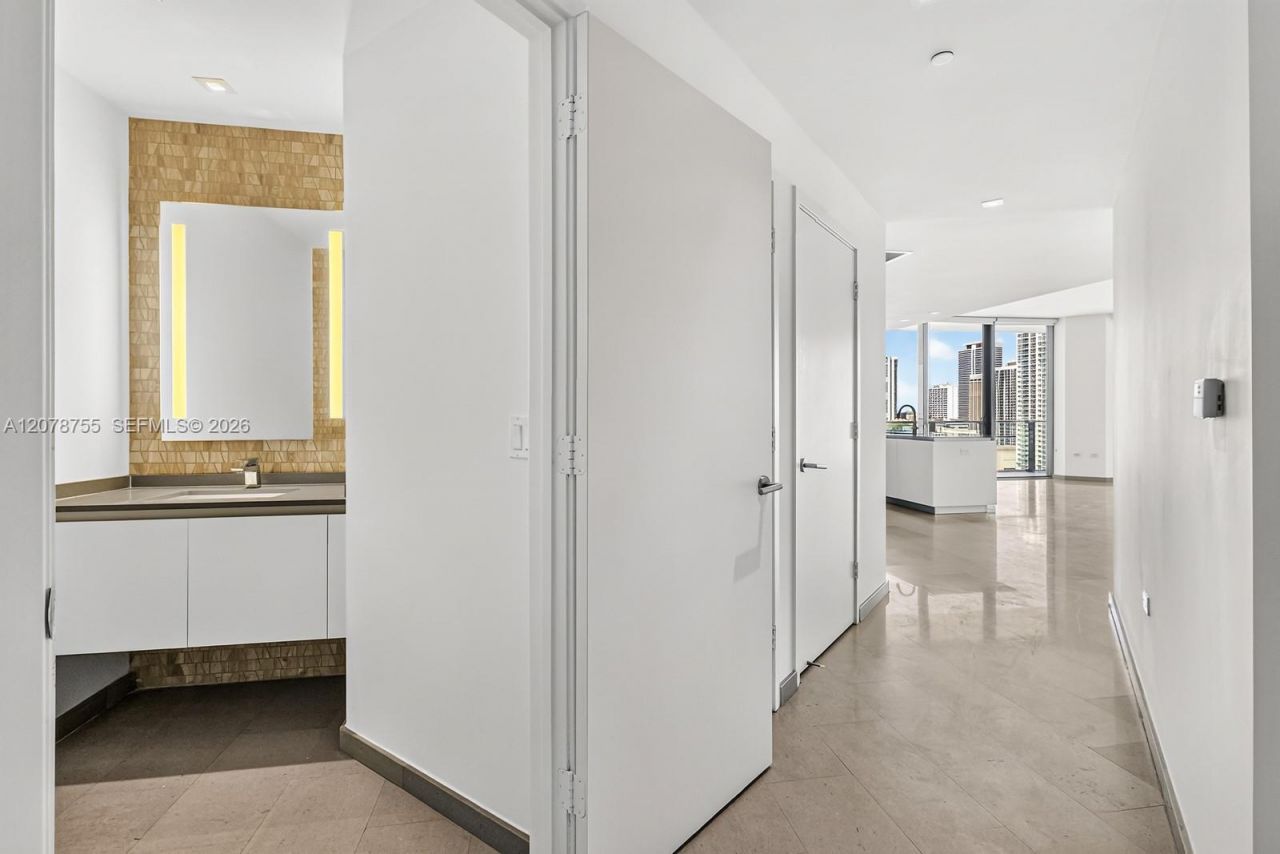 88 SW 7th St , Unit 1511, Miami, FL 33130 Photo