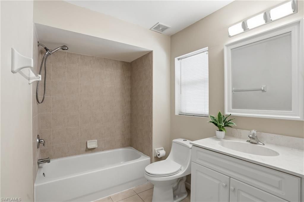 4263 Covey Cir, Unit 16B, Naples, FL 34109 Photo
