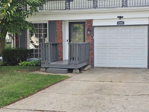 1947 E Laurel Oak Drive Drive, Flint, Mi 48507