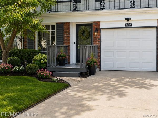 1947 E Laurel Oak Drive Drive, Flint, Mi 48507