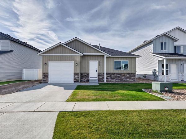 1865 Brynwood Ave, Chubbuck, ID 83202