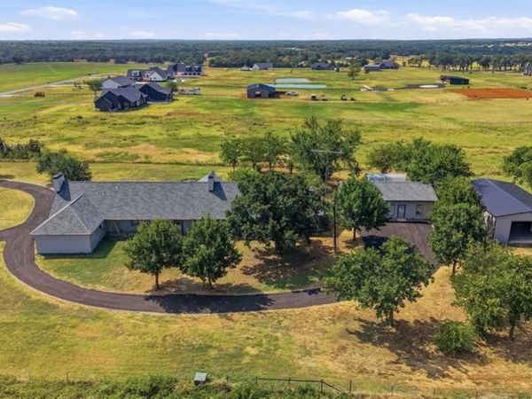 705 Club Lake Road , Whitesboro, TX 76273