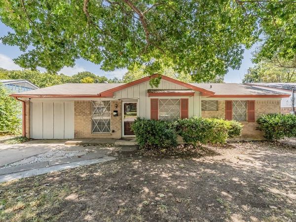 1346 Winding Trail , Duncanville, TX 75116