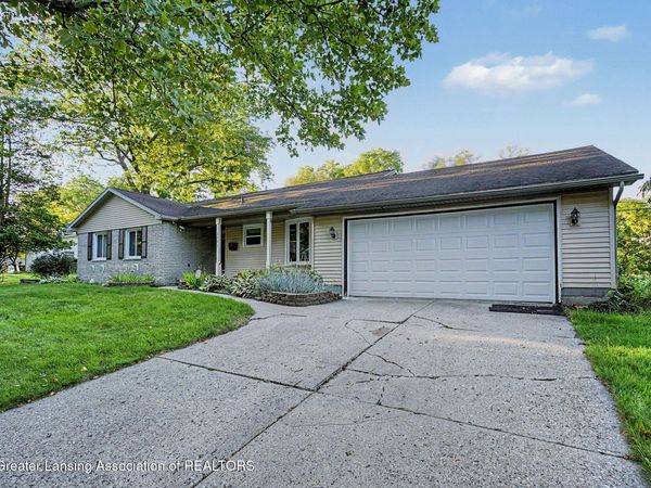3801 Inverary Drive, Lansing, MI 48911