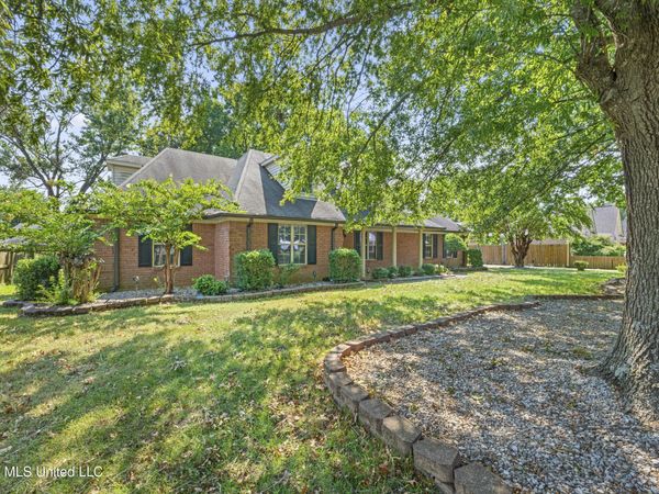 8527 Collinswood Drive, Olive Branch, MS 38654