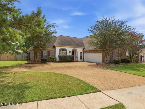 205 Asbury Lane Drive, Brandon, MS 39042