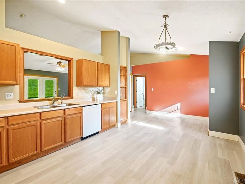 4145 Cambridge Trail, Beavercreek, OH 45430 Photo 6