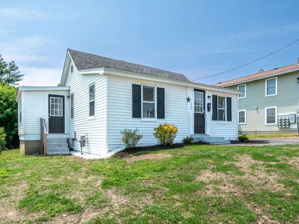 1043 Somerville Street, Manchester, NH 03103