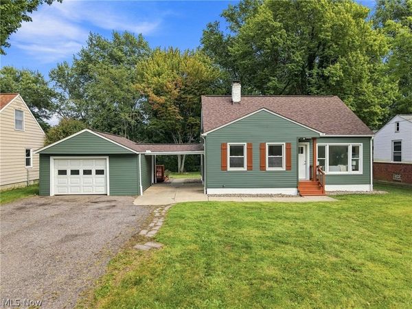 9041 Prospect Road , Strongsville, OH 44149