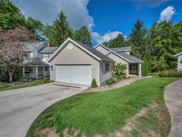 1715 Jonathans , Unit 1314, Broadview Heights, OH 44147