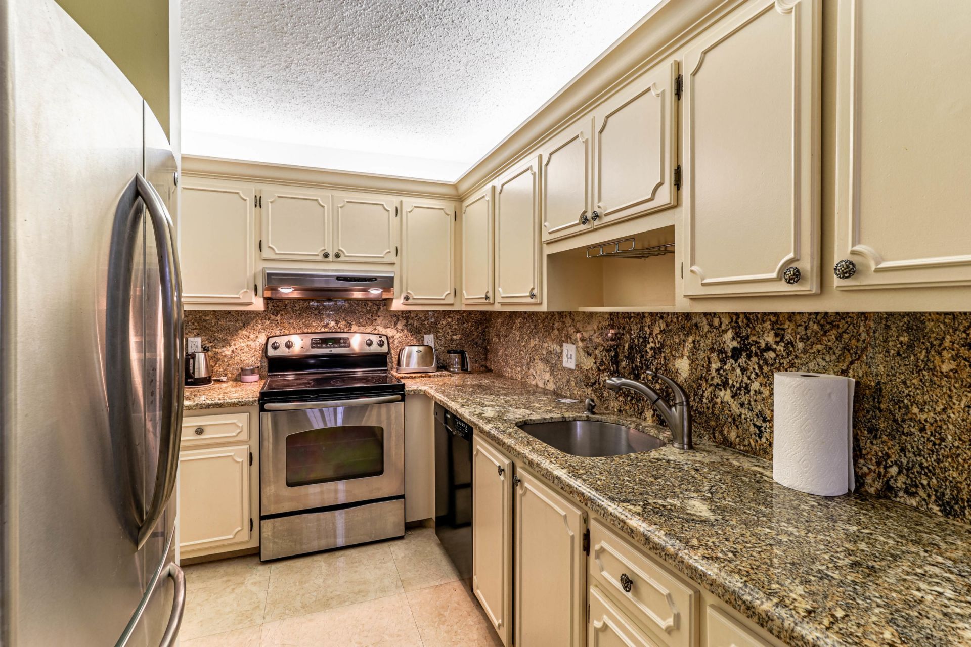 2460 Juniper Drive, Unit 201, Delray Beach, FL 33445 Photo