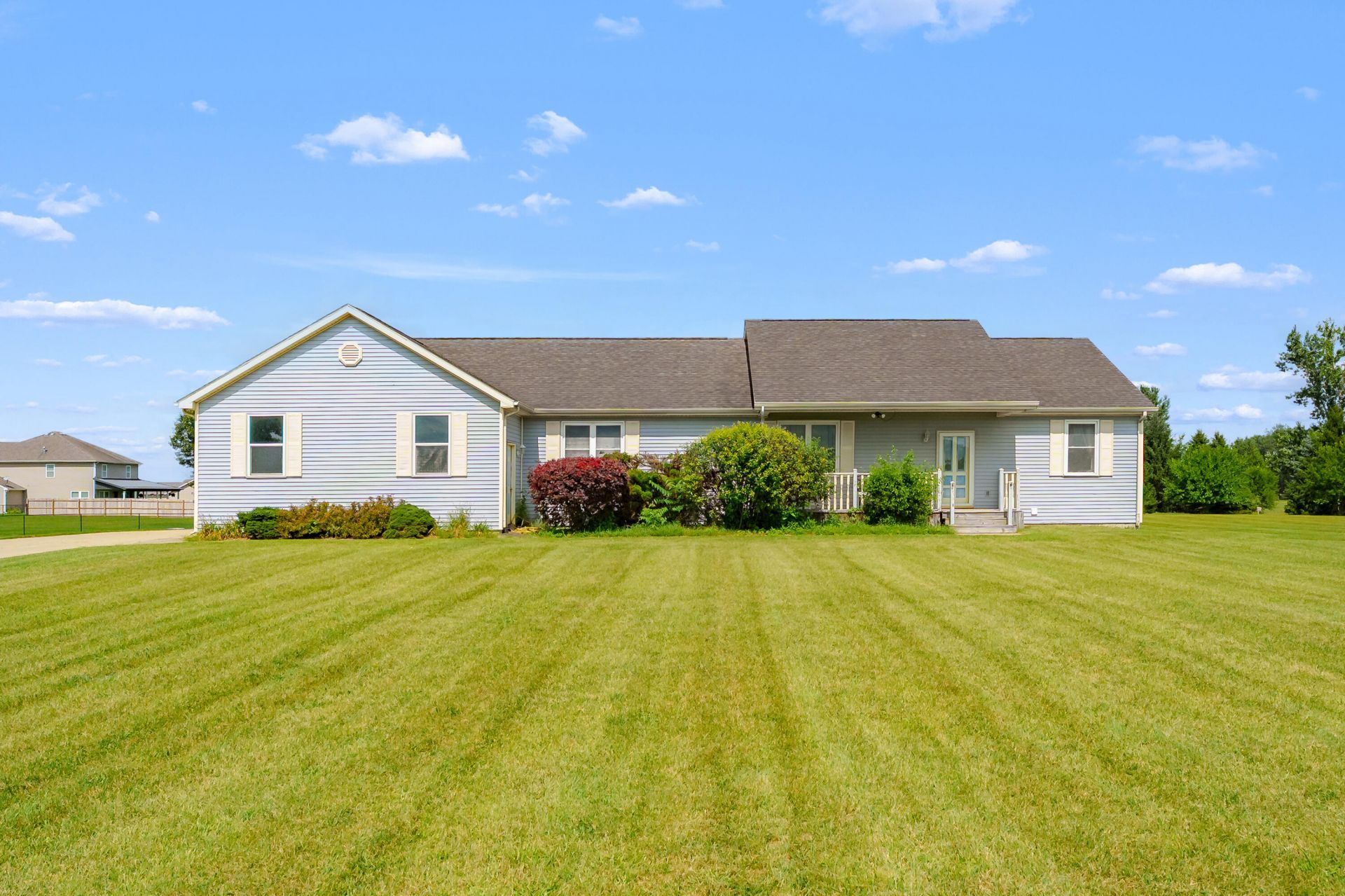30479 52nd Avenue, Paw Paw, MI 49079 Main Photo