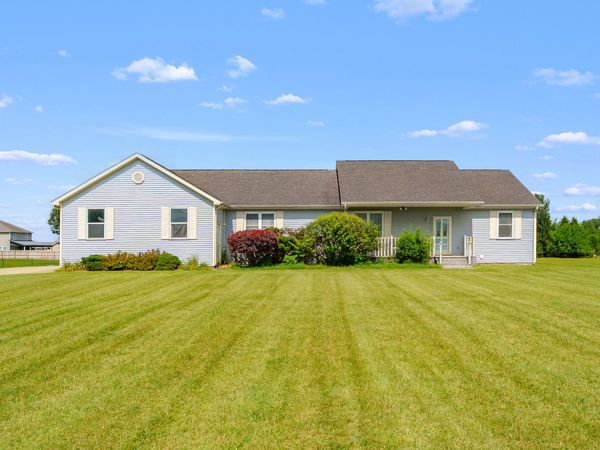 30479 52nd Avenue, Paw Paw, MI 49079