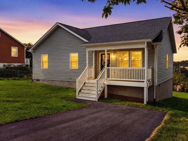 68 SUNSET BLVD, STAUNTON, VA 24401