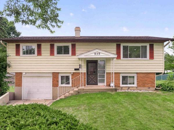 535 Edgemont Lane , Hoffman Estates, IL 60169