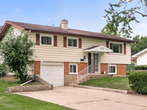 535 Edgemont Lane , Hoffman Estates, IL 60169