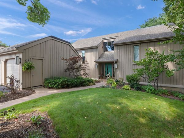 70 Cedar Ridge , Unit C, Lake Barrington, IL 60010
