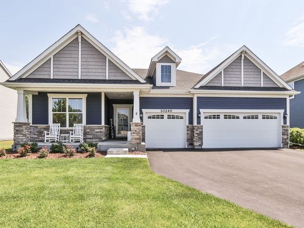 10240 Amos Street , Huntley, IL 60142
