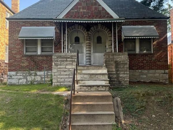 5011 Pernod Avenue, St Louis, MO 63139