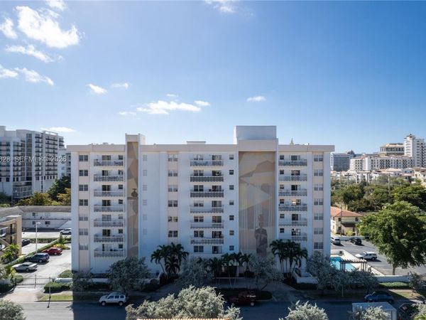 22 Salamanca Ave , Unit 806, Coral Gables, FL 33134
